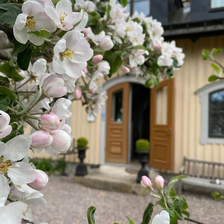 Runnvikens Pensionat Tystberga Buitenkant foto