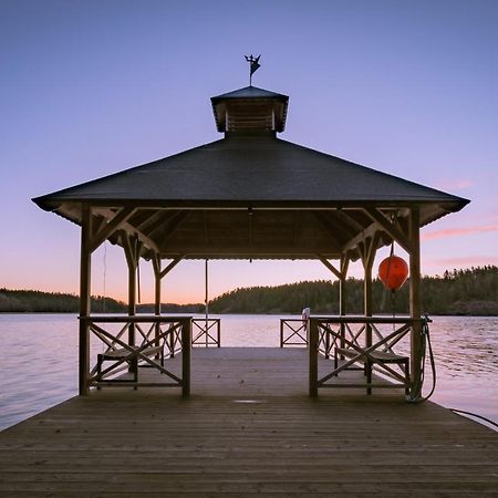 Runnvikens Pensionat Tystberga Buitenkant foto