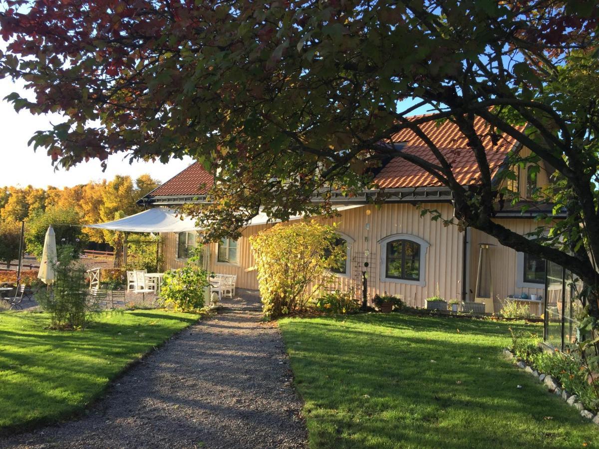 Runnvikens Pensionat Tystberga Buitenkant foto